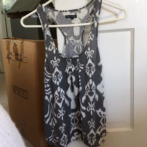 AEO grey and white tribal patterned summer tank